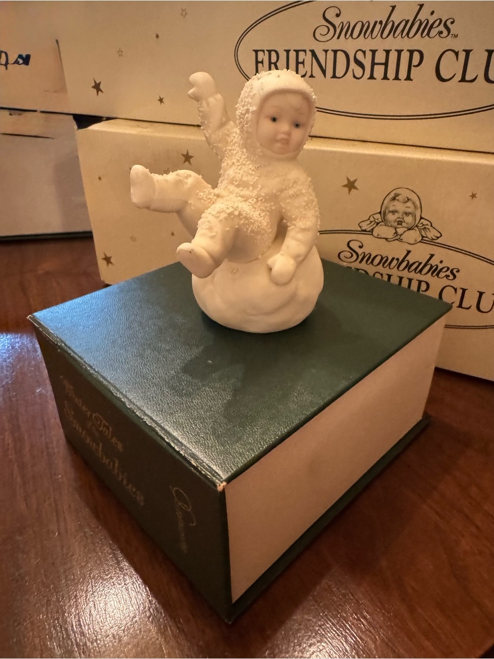 Snowbabies Figurine in White Sparkle